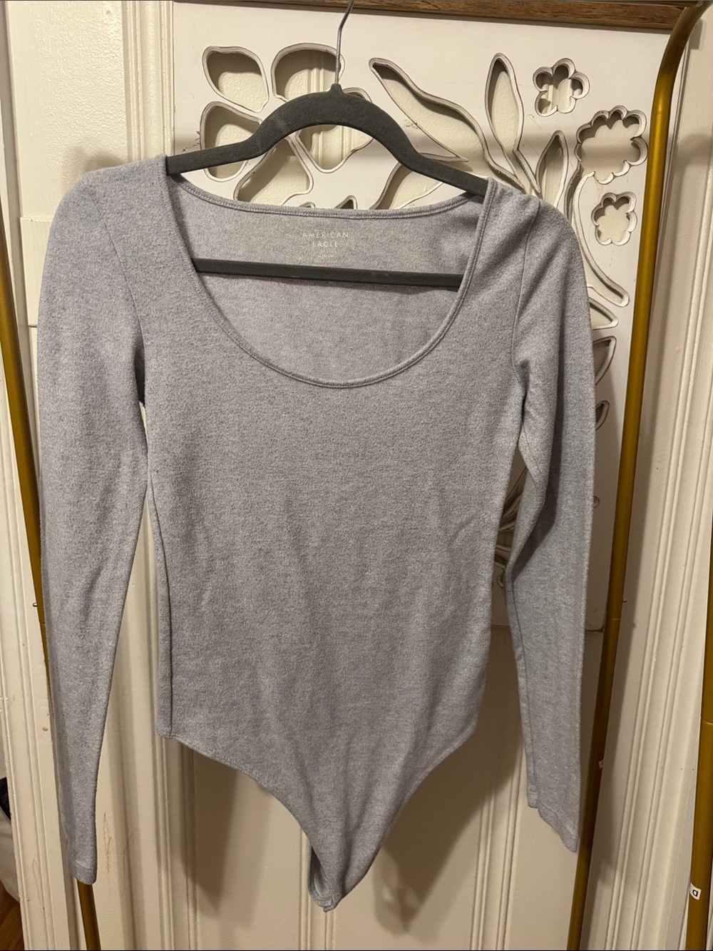 American Eagle Outfitters Light Gray Scoop Neck Long-Sleeve Bodysuit